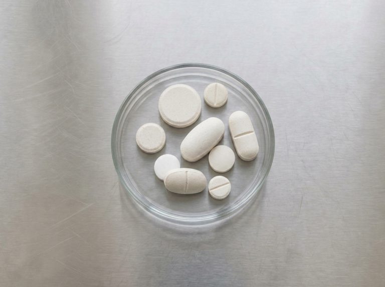 Coated, chewable and multilayer food supplement tablets manufactured in a European GMP facility.
